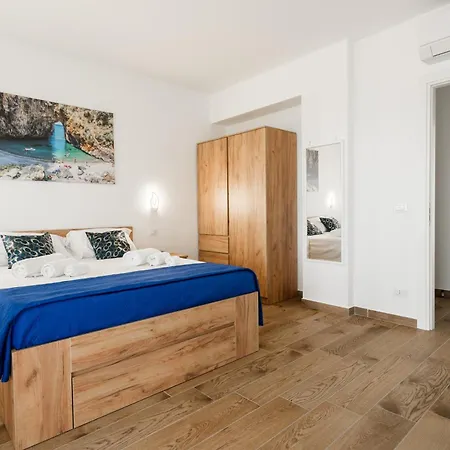 Couette-café Dimora Dei Cedri 3*
